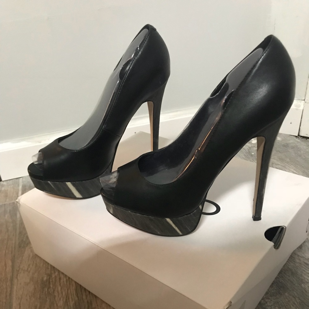 Black open toe shoes